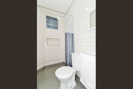 Banheiro de apartamento para alugar com 1 quarto, 22m² em Portal dos Gramados, Guarulhos