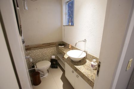 Casa de condomínio à venda com 119m², 3 quartos e 1 vagaLavabo