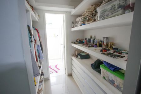 Casa de condomínio à venda com 119m², 3 quartos e 1 vagaCloset da Suíte