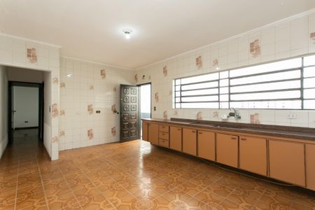 Casa à venda com 180m², 3 quartos e 3 vagas Casa à venda com 180m², 3 quartos e 3 vagasCozinha