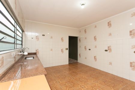 Casa à venda com 180m², 3 quartos e 3 vagas Casa à venda com 180m², 3 quartos e 3 vagasCozinha