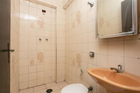 Casa à venda com 180m², 3 quartos e 3 vagas Casa à venda com 180m², 3 quartos e 3 vagasBanheiro 3