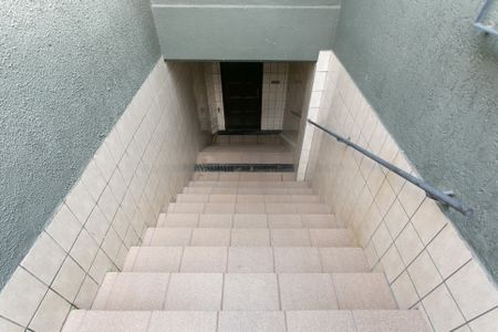 Casa à venda com 180m², 3 quartos e 3 vagas Casa à venda com 180m², 3 quartos e 3 vagasEscada - Entrada