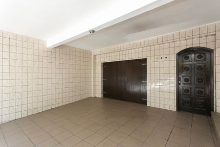 Casa à venda com 180m², 3 quartos e 3 vagas Casa à venda com 180m², 3 quartos e 3 vagasGaragem