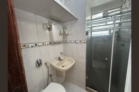 Apartamento para alugar com 60m², 2 quartos e sem vagaBanheiro