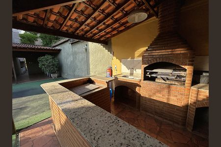 Apartamento para alugar com 60m², 2 quartos e sem vagaÁrea comum - Churrasqueira