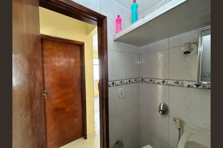 Apartamento para alugar com 60m², 2 quartos e sem vagaBanheiro
