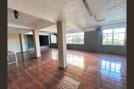 Apartamento para alugar com 60m², 2 quartos e sem vagaÁrea comum - Salão de festas