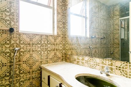 Banheiro da Suíte de apartamento para alugar com 1 quarto, 52m² em Funcionários, Belo Horizonte