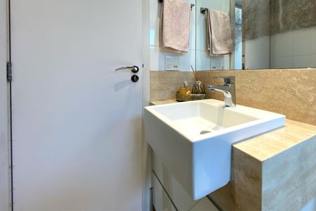 Apartamento à venda com 179m², 3 quartos e 2 vagas Apartamento à venda com 179m², 3 quartos e 2 vagasBanheiro da Suíte 1