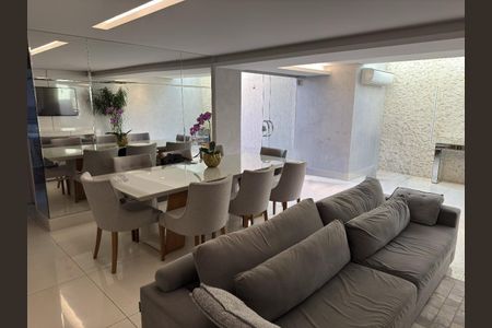 Apartamento à venda com 179m², 3 quartos e 2 vagasSala de jantar e TV