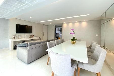 Apartamento à venda com 179m², 3 quartos e 2 vagas Apartamento à venda com 179m², 3 quartos e 2 vagasSala