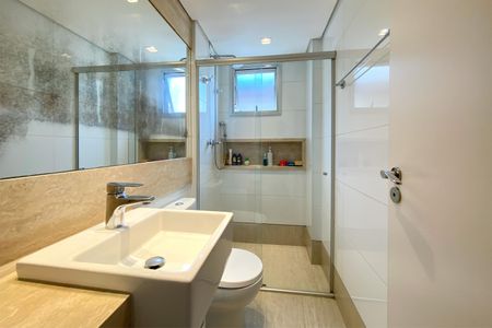 Apartamento à venda com 179m², 3 quartos e 2 vagas Apartamento à venda com 179m², 3 quartos e 2 vagasBanheiro da Suíte 1