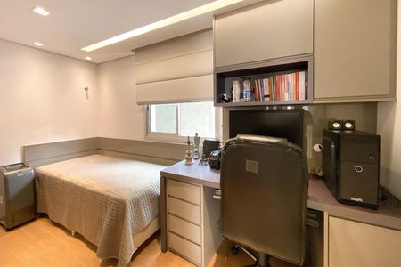 Apartamento à venda com 179m², 3 quartos e 2 vagas Apartamento à venda com 179m², 3 quartos e 2 vagasQuarto 3