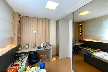 Apartamento à venda com 179m², 3 quartos e 2 vagas Apartamento à venda com 179m², 3 quartos e 2 vagasQuarto 2