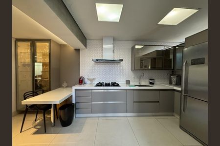 Apartamento à venda com 179m², 3 quartos e 2 vagasCozinha