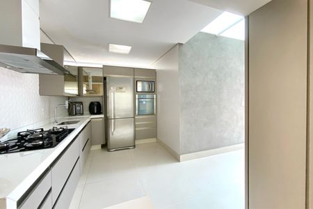 Apartamento à venda com 179m², 3 quartos e 2 vagas Apartamento à venda com 179m², 3 quartos e 2 vagasCozinha