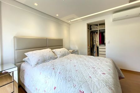 Apartamento à venda com 179m², 3 quartos e 2 vagas Apartamento à venda com 179m², 3 quartos e 2 vagasSuite 1
