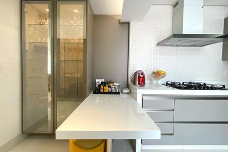 Apartamento à venda com 179m², 3 quartos e 2 vagas Apartamento à venda com 179m², 3 quartos e 2 vagasCozinha