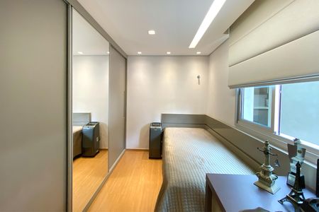 Apartamento à venda com 179m², 3 quartos e 2 vagas Apartamento à venda com 179m², 3 quartos e 2 vagasQuarto 3