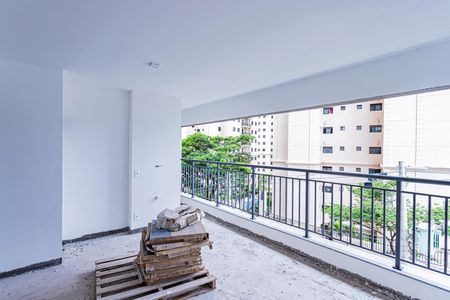 Apartamento à venda com 125m², 3 quartos e 2 vagas Apartamento à venda com 125m², 3 quartos e 2 vagasVaranda