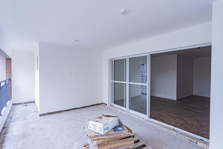 Apartamento à venda com 125m², 3 quartos e 2 vagas Apartamento à venda com 125m², 3 quartos e 2 vagasVaranda