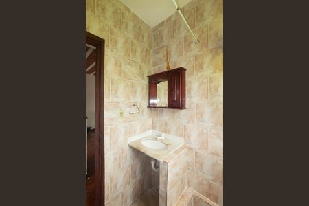 Casa para alugar com 60m², 2 quartos e 2 vagas Casa para alugar com 60m², 2 quartos e 2 vagasBanheiro