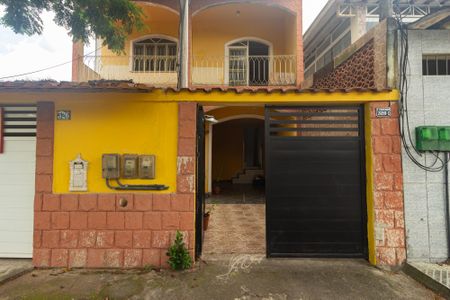 Casa para alugar com 60m², 2 quartos e 2 vagas Casa para alugar com 60m², 2 quartos e 2 vagasFachada