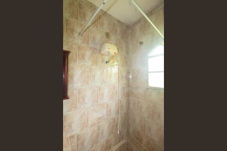 Casa para alugar com 60m², 2 quartos e 2 vagas Casa para alugar com 60m², 2 quartos e 2 vagasBanheiro