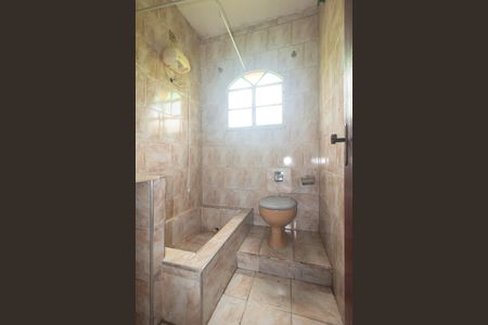 Casa para alugar com 60m², 2 quartos e 2 vagas Casa para alugar com 60m², 2 quartos e 2 vagasBanheiro