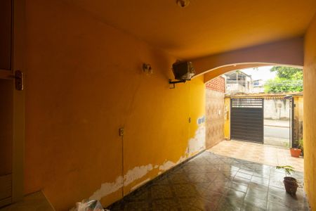 Casa para alugar com 60m², 2 quartos e 2 vagas Casa para alugar com 60m², 2 quartos e 2 vagasQuintal