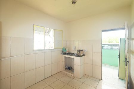 Casa para alugar com 60m², 2 quartos e 2 vagas Casa para alugar com 60m², 2 quartos e 2 vagasCozinha