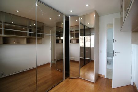 Apartamento para alugar com 74m², 2 quartos e 2 vagasQuarto 