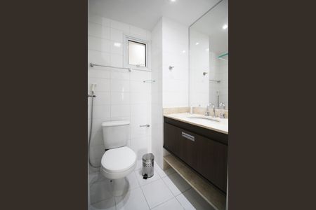 Apartamento para alugar com 74m², 2 quartos e 2 vagasBanheiro