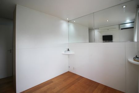 Apartamento à venda com 2 quartos, 74m² em Indianópolis, São Paulo