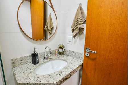 Apartamento à venda com 60m², 2 quartos e 1 vaga Apartamento à venda com 60m², 2 quartos e 1 vagaBanheiro Social