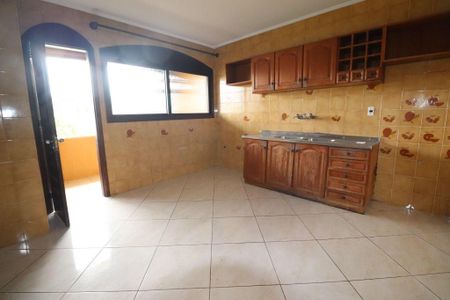 Casa à venda com 280m², 3 quartos e 10 vagas Casa à venda com 280m², 3 quartos e 10 vagasCozinha