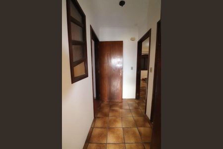 Casa à venda com 280m², 3 quartos e 10 vagas Casa à venda com 280m², 3 quartos e 10 vagasCorredor