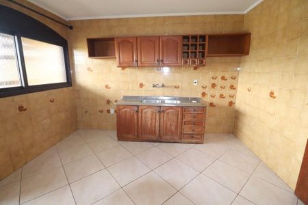 Casa à venda com 280m², 3 quartos e 10 vagas Casa à venda com 280m², 3 quartos e 10 vagasCozinha
