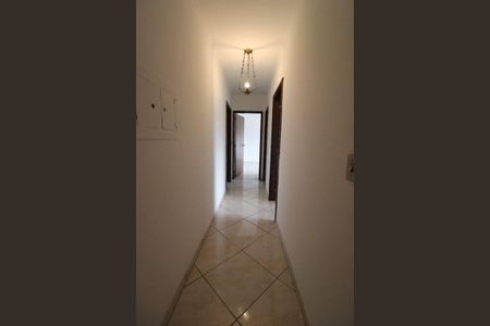 Casa à venda com 280m², 3 quartos e 10 vagas Casa à venda com 280m², 3 quartos e 10 vagasCorredor