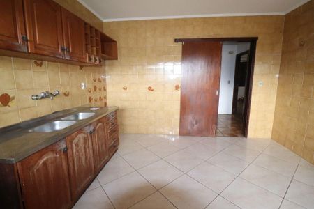 Casa à venda com 280m², 3 quartos e 10 vagas Casa à venda com 280m², 3 quartos e 10 vagasCozinha