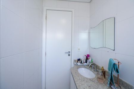 Apartamento à venda com 83m², 3 quartos e 2 vagasBanheiro da Suíte