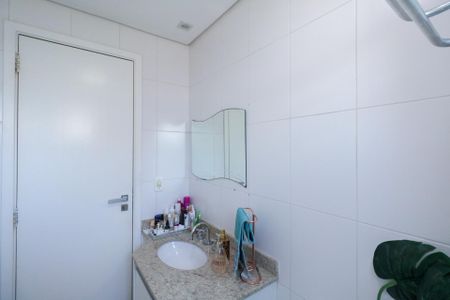 Apartamento à venda com 83m², 3 quartos e 2 vagasBanheiro da Suíte