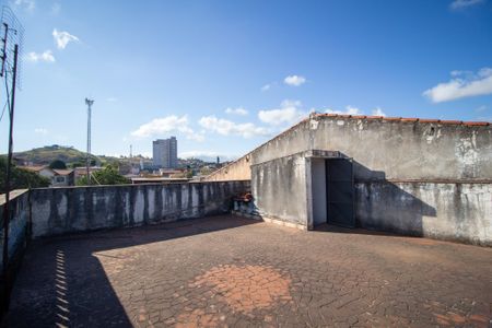 Casa para alugar com 250m², 3 quartos e 3 vagas Casa para alugar com 250m², 3 quartos e 3 vagasTerraço