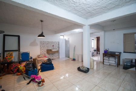 Casa para alugar com 250m², 3 quartos e 3 vagas Casa para alugar com 250m², 3 quartos e 3 vagasEscritório