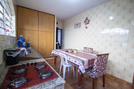 Casa para alugar com 250m², 3 quartos e 3 vagas Casa para alugar com 250m², 3 quartos e 3 vagasCozinha