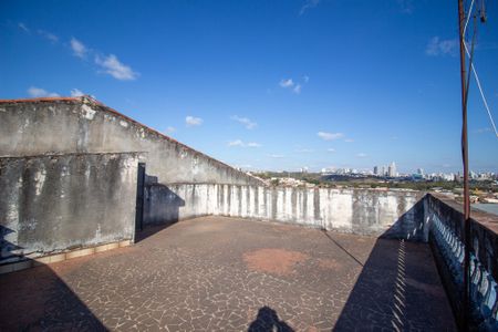 Casa para alugar com 250m², 3 quartos e 3 vagas Casa para alugar com 250m², 3 quartos e 3 vagasTerraço