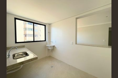 Cozinha de apartamento à venda com 1 quarto, 42m² em Sagrada Família, Belo Horizonte