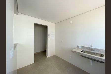 Cozinha de apartamento à venda com 1 quarto, 42m² em Sagrada Família, Belo Horizonte
