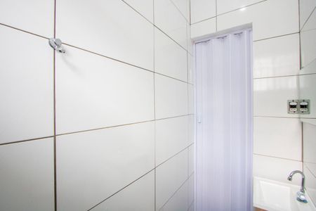 Casa à venda com 57m², 2 quartos e sem vagaBanheiro social